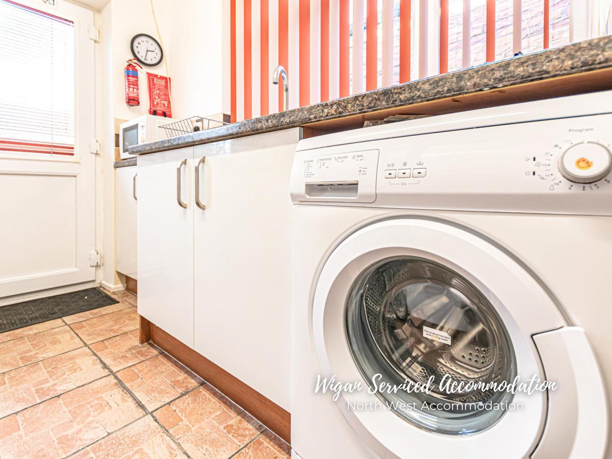 Wigan Serviced Accommodation Extérieur photo