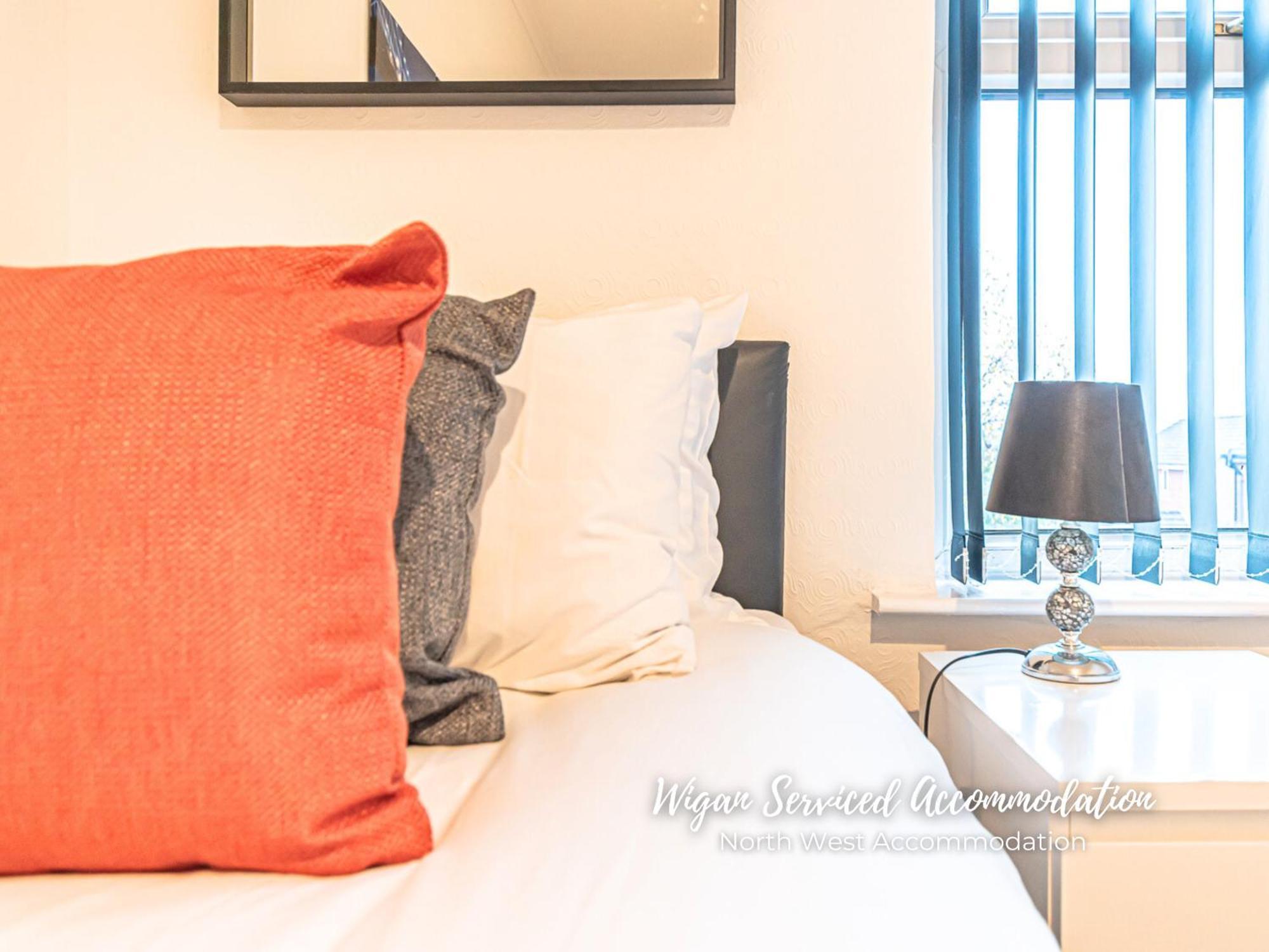 Wigan Serviced Accommodation Extérieur photo